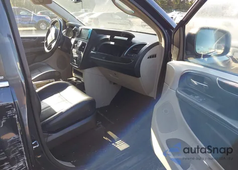 2013 Chrysler Town & Country Touring из США, поврежденный, VIN 2C4RC1BG5DR657824